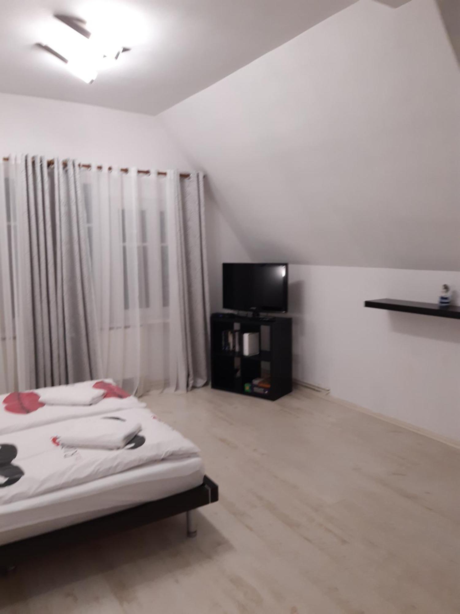 פולניסה-ז'דוז' Bialy Apartament מראה חיצוני תמונה